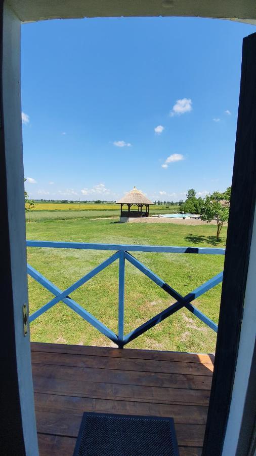 Tisza White House Bed & Breakfast Tiszaszolos ภายนอก รูปภาพ