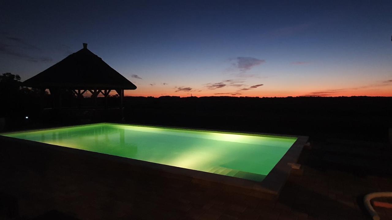 Tisza White House Bed & Breakfast Tiszaszolos ภายนอก รูปภาพ